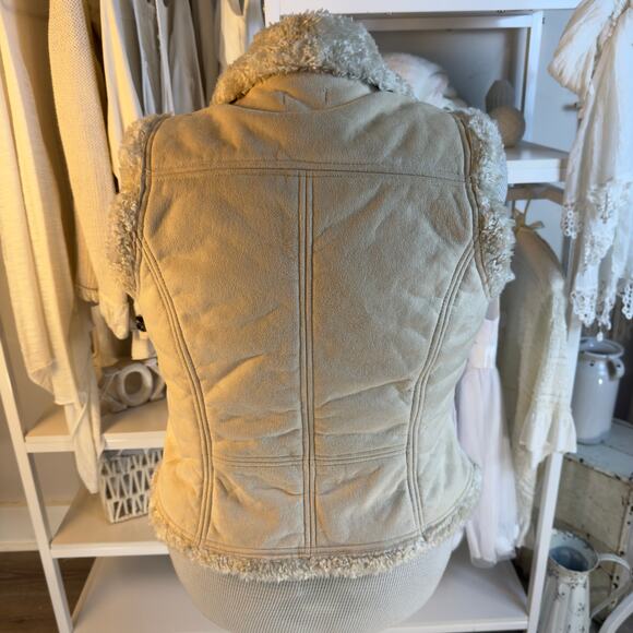 Maurices sz. XL vegan suede vest with vegan fur lining winter, spring fall #4272 - Picture 5 of 11